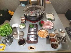 -围炉肉舍•炭烤活鳗•丹东海鲜烤肉(步行街店)