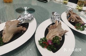 Hand-grabbed Lamb Shank Bones