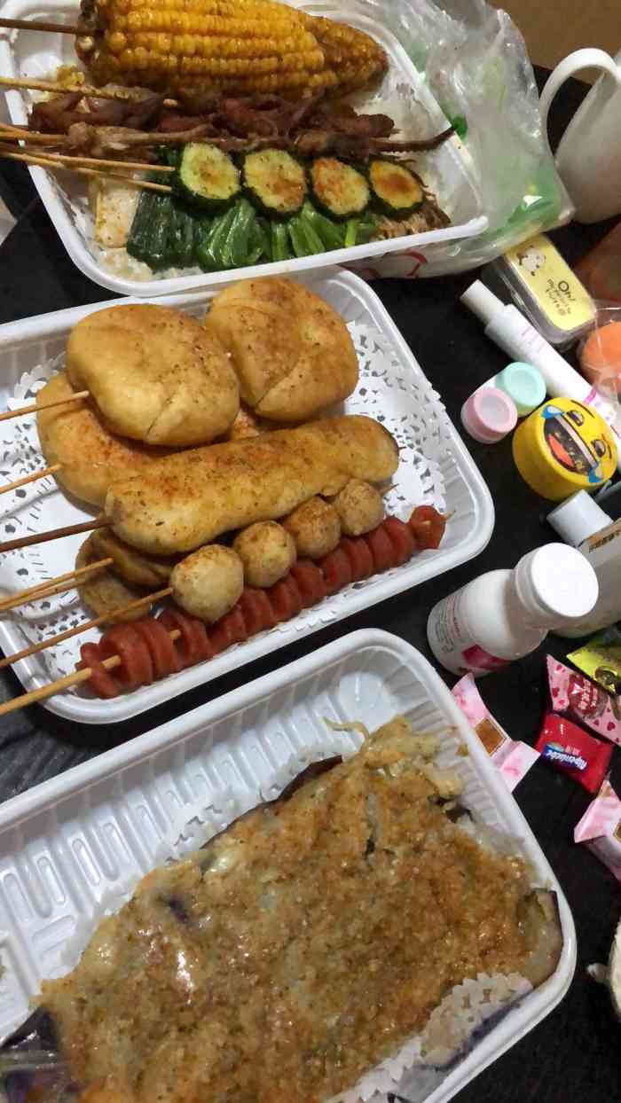 外卖有红包点餐号划算呀大晚上受不住诱惑点了烧烤好罪恶呀