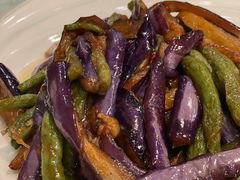 豆角烧茄子-黄家饺子东北特色菜馆(湖滨商业街店)