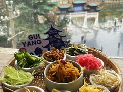 -包整·丝娃娃(一览甲秀楼风景店)