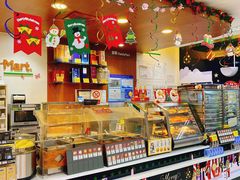 面包甜点陈列柜-全家便利店(梅园路店)