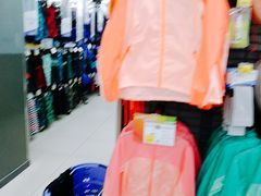 -迪卡侬(烟台万达店)