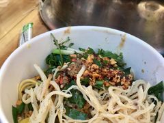 凉鸡米线-古镇小吃