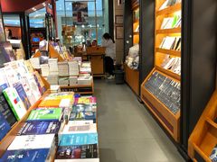 -西西弗书店&矢量咖啡(凯德晶萃广场店)