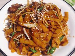 港式干炒牛河-皇后餐厅-煲仔·小菜·打边炉(古北店)