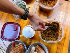-梁阿婆廿年老牌扣肉糯米饭
