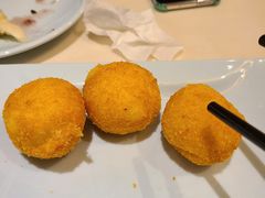 芝士奶黄球-大铁勺新津菜(东丽阳光新业广场店)