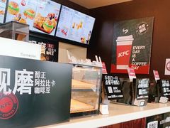 -肯德基(南京站A2检票口楼上)