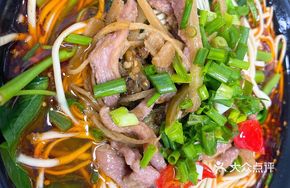 Young Ginger Duck Noodles