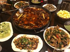-鸿顺老铁锅美蛙鱼府(解放碑店)