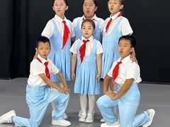 -艺桐年艺术培训中心