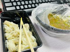 -曼听小寨海鲜烧烤·大连辣炒大王(盖州街店)