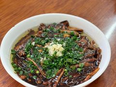 -胡子饮食店