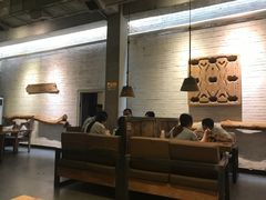 大堂-苹果树下艺术餐厅(宋庄店)