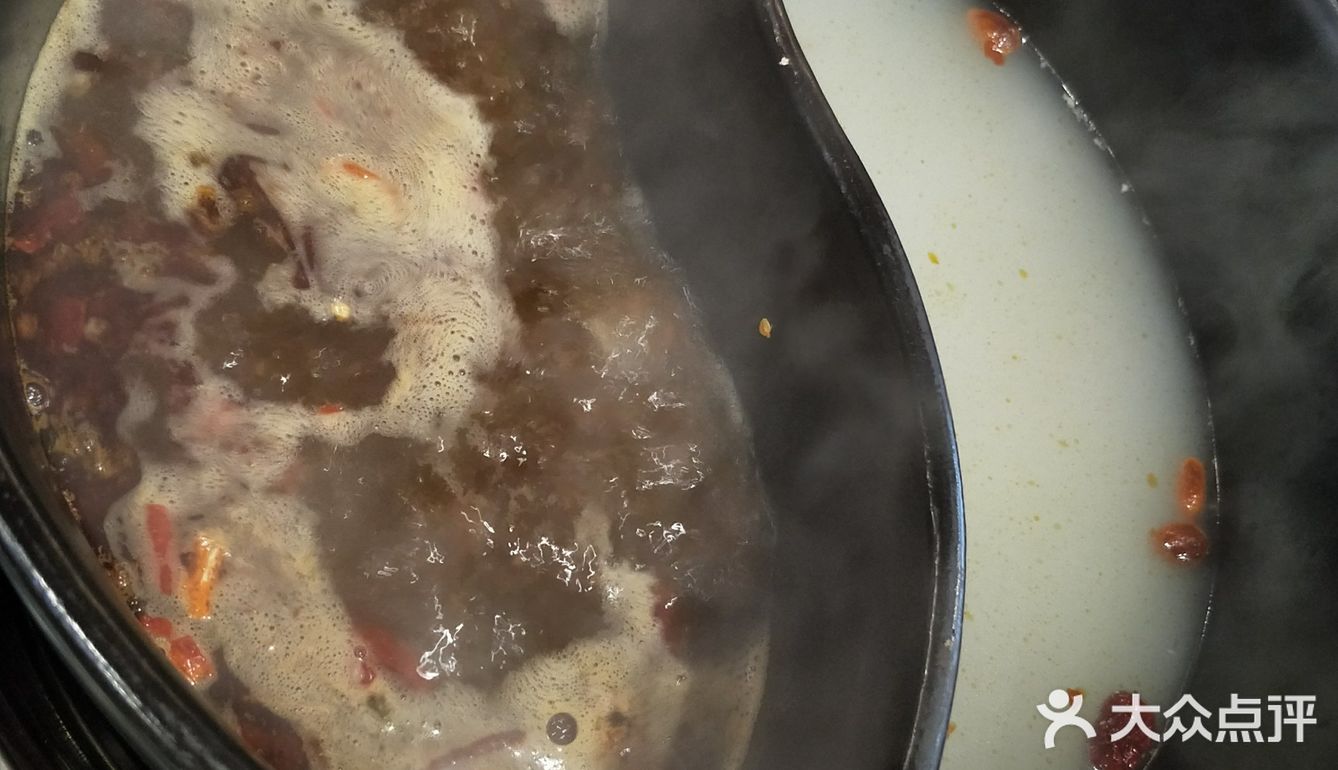 鲜鸭血和腊肠很好吃，那个胶原牛肉很有特点