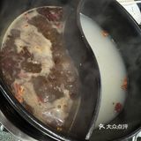 鲜鸭血和腊肠很好吃，那个胶原牛肉很有特点