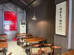 -愉肴麻辣香锅(中山路店)