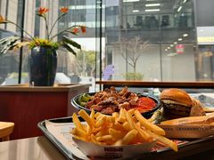 -The Habit Burger Grill 哈比特汉堡(复兴soho店)