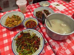 -荆九爷爆炒桥头三嫩(云南北路店)