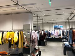 -URBAN REVIVO(欢乐海岸购物中心店)