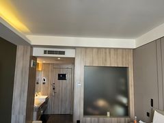 -西安大雁塔科技大学地铁站亚朵酒店