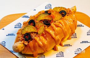 Caviar Tuna Hot Dog