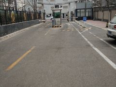 -北京科技会展中心-收费停车场