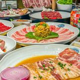 谁能够拒绝滋滋冒油的五花肉呢？！