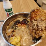 有三个套餐可选，选了两份面的，好大一份