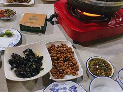 -墨脱石锅椰子鸡•香草鸭•东山羊(大东海店)