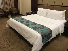 -华海酒店(茂名高铁站店)