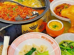 -阿瓦山寨·湘菜现炒·剁椒鱼头王(咸阳总店)