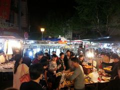 -吴山路夜市