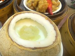 燕窝椰皇双皮奶-香港蓮香樓(上環店)