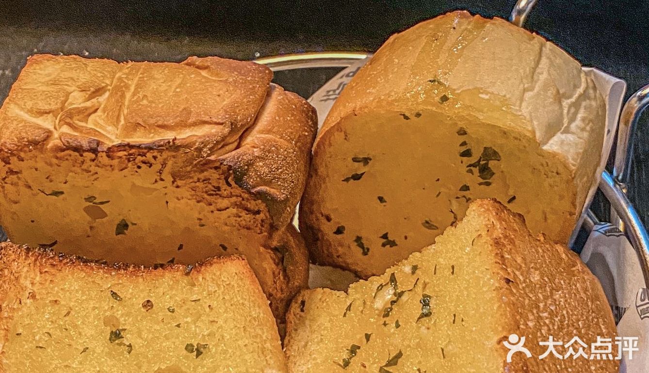 1米长的手工披萨，四种口味一次满足！！