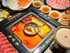-老牌坊云南鱼豆花火锅(哈西万达店)