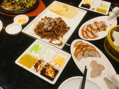-皇城根·烤鸭·鱼头·家常菜(欧亚大观乐活城店)