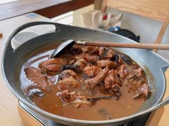 小鸡炖蘑菇-关东小磨东北菜(上海长风大悦城店)