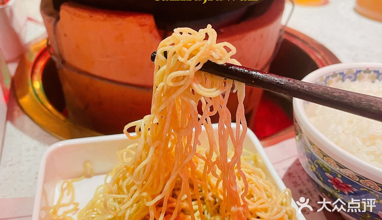 正宗炭炉牛杂煲🍲，鸭屎茶你喝过了吗