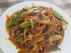 -青海特色美食小炒炕锅牦牛肉火锅