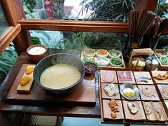 -银米·云南传统过桥米线(双廊黑金冠店)