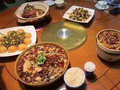 -老码头黑皮肘子锅包肉(赣水路店)