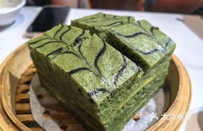 Mala Cake with Milk Cheese and Mugwort