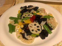 鲜百合淮山炒云耳-巴扎美食·新疆菜·西域歌舞表演餐厅(新疆大厦店)
