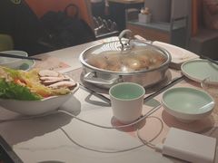 -黄记煌三汁焖锅(新佳丽江汉路店)