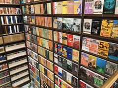 -钟书阁(群光广场店)