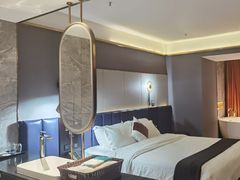 -Ting无边际江景酒店(重庆解放碑云端之眼店)