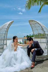 -现代经典婚纱摄影