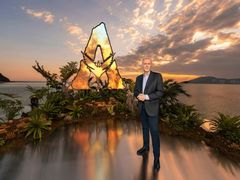 -亚龙湾中心广场